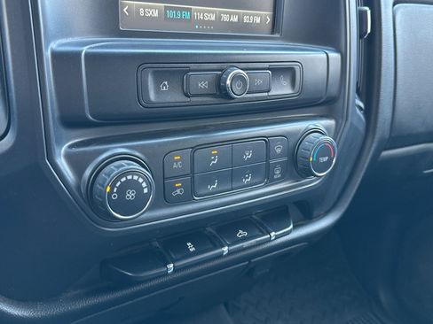 Used 2018 Chevrolet Silverado 1500 Custom w/ Custom Value Package AWD/4WD image 28