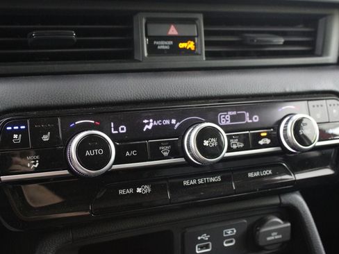 Used 2023 Honda Pilot Elite image 18