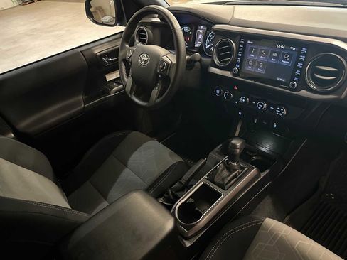 Certified 2020 Toyota Tacoma TRD Off-Road image 28