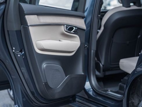 New 2026 Volvo XC90 B6 Plus w/ Protection Package Premier image 38