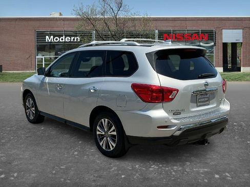 Used 2020 Nissan Pathfinder SL w/ Cargo Package AWD/4WD image 2