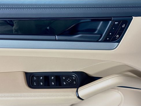 Certified 2025 Porsche Cayenne S image 11