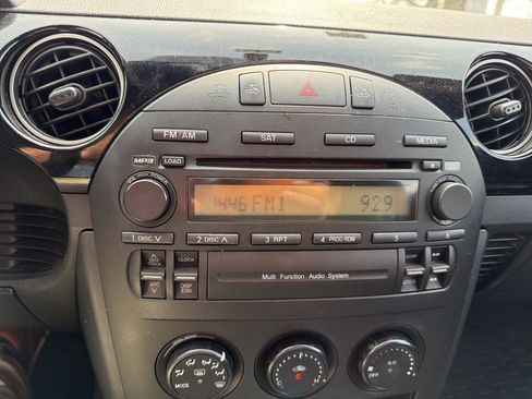 Used 2007 MAZDA MX-5 Miata Touring w/ Appearance Pkg image 13