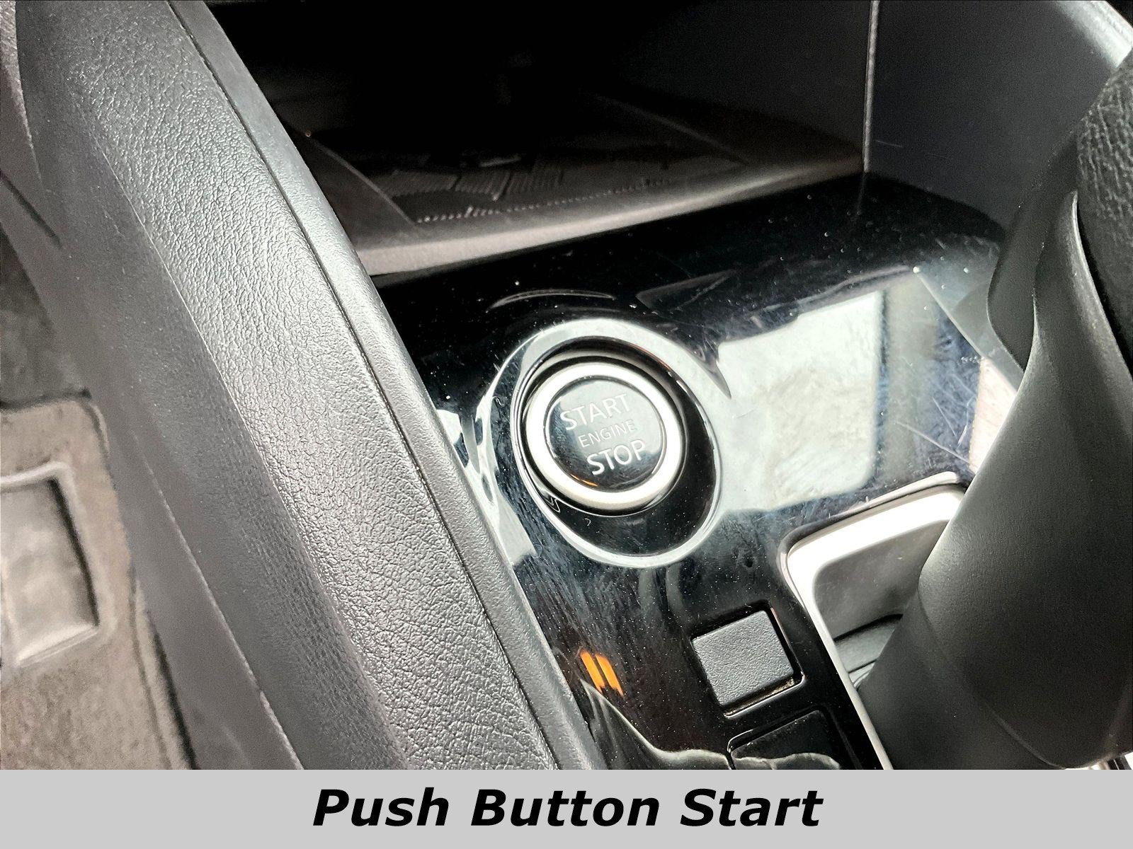 Used 2025 Nissan Versa SV FWD image 36