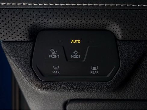 New 2026 Volkswagen Atlas Cross Sport SE FWD image 15