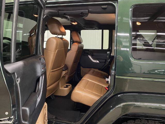Used 2011 Jeep Wrangler Unlimited Sahara AWD/4WD image 11