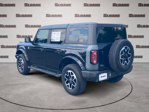 Used 2023 Ford Bronco Outer Banks AWD/4WD image 3