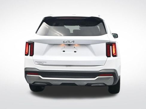 Used 2024 Kia Sorento S image 7