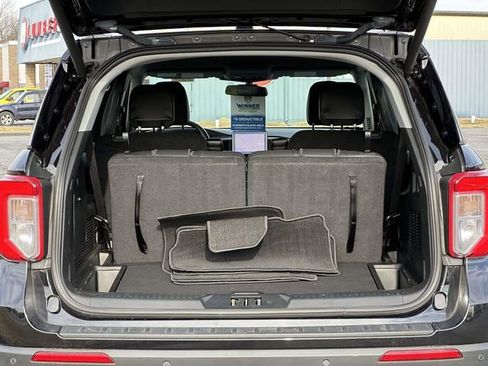 Used 2022 Ford Explorer XLT w/ Equipment Group 202A image 13