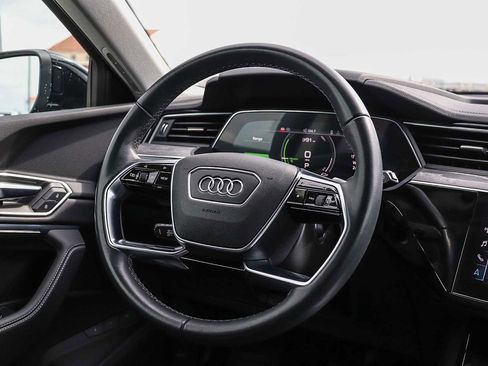 Used 2024 Audi Q8 e-tron Premium Plus image 22