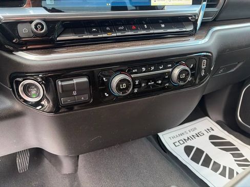Used 2025 Chevrolet Silverado 1500 LT AWD/4WD image 9