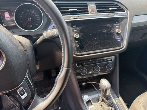 Used 2021 Volkswagen Tiguan SE AWD/4WD image 9