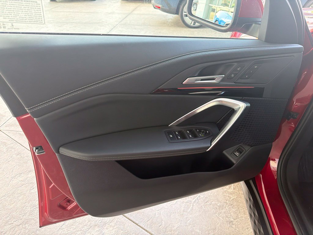 Used 2026 BMW X2 xDrive28i AWD/4WD image 11