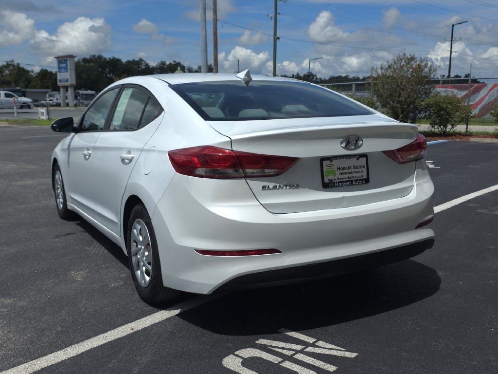 Used 2017 Hyundai Elantra SE FWD image 7