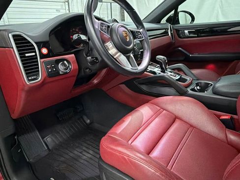 Used 2022 Porsche Cayenne E-Hybrid Coupe AWD/4WD image 13