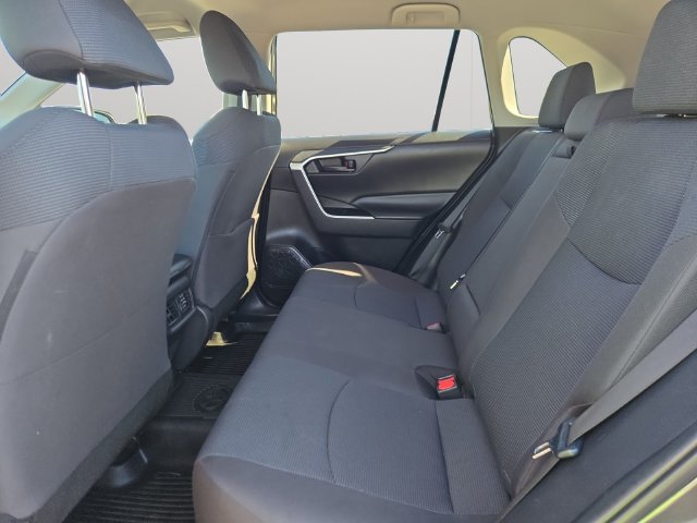 Certified 2022 Toyota RAV4 LE AWD/4WD image 12