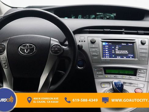 Used 2015 Toyota Prius Persona Series FWD image 5