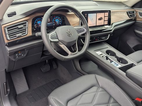New 2026 Volkswagen Atlas SE image 16
