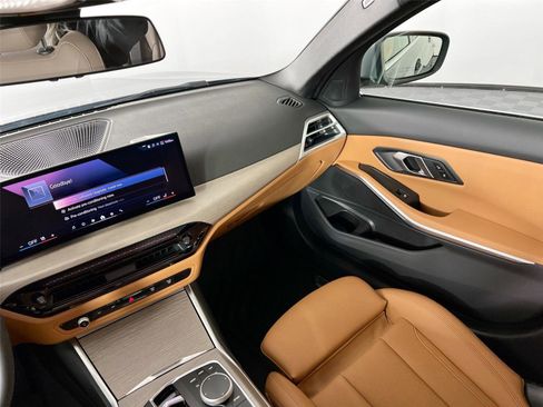 Used 2025 BMW 330i xDrive Sedan w/ Premium Package image 22