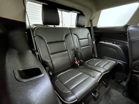Used 2017 GMC Acadia Denali w/ Technology Package image 19