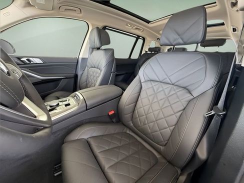 Used 2026 BMW X7 xDrive40i w/ Premium Package image 22