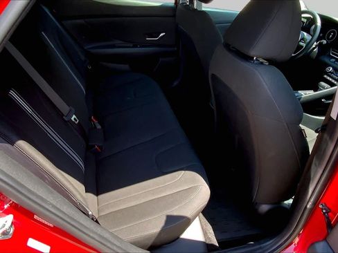 Used 2023 Hyundai Elantra SEL w/ Convenience Package FWD image 19