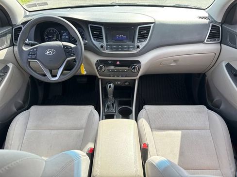 Used 2018 Hyundai Tucson SE image 18
