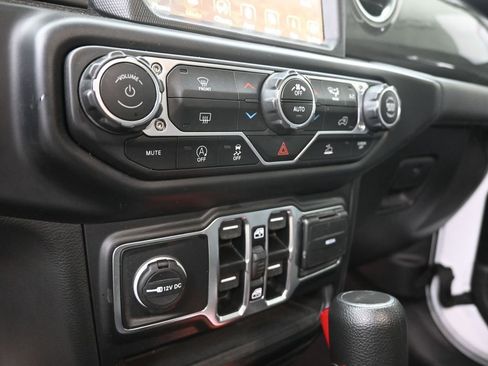 Used 2023 Jeep Gladiator Overland image 27