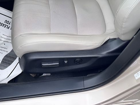Used 2018 Honda Accord Touring image 14