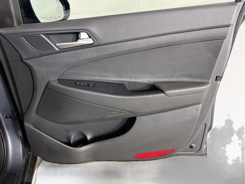 Used 2021 Hyundai Tucson Limited w/ Cargo Package AWD/4WD image 31