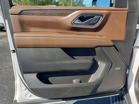 Used 2023 Chevrolet Tahoe High Country image 14