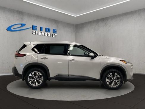Used 2021 Nissan Rogue SV w/ Premium Package AWD/4WD image 16