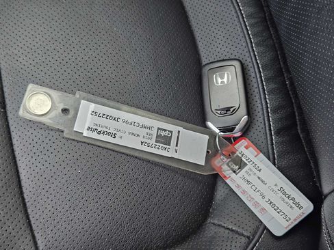 Used 2018 Honda Civic Touring image 34