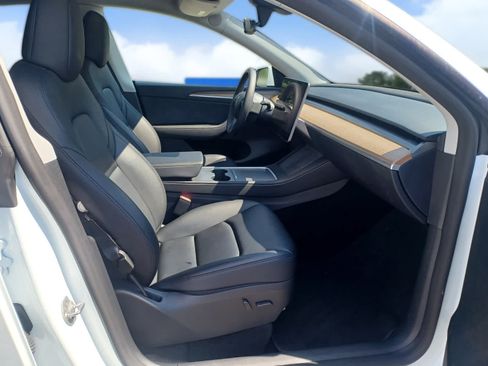 Used 2025 Tesla Model Y Long Range AWD/4WD image 14