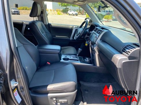 Used 2018 Toyota 4Runner SR5 Premium AWD/4WD image 22