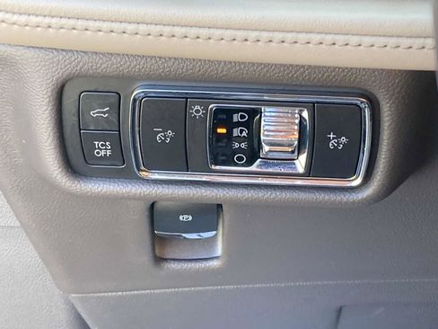 Certified 2021 Lincoln Nautilus Reserve w/ Equipment Group 201A image 31