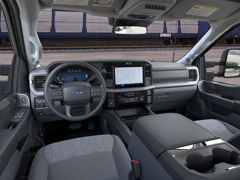 New 2026 Ford F250 XLT w/ XLT Premium Package AWD/4WD image 9