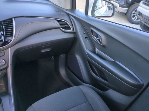 Certified 2022 Chevrolet Trax LS w/ Tint and Cruise Package FWD image 17