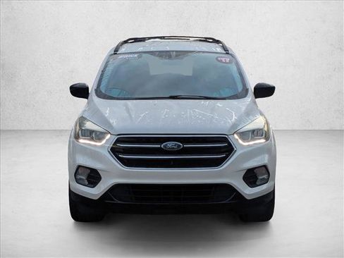 Used 2017 Ford Escape SE w/ Equipment Group 201A image 2