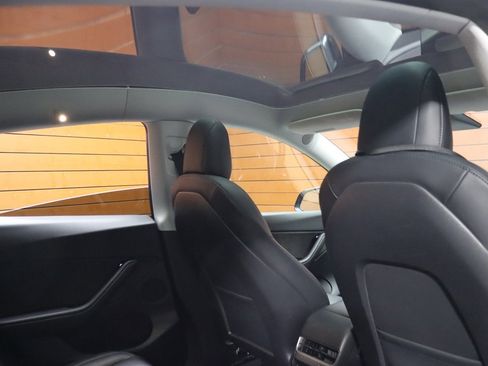 Used 2021 Tesla Model Y Long Range image 60