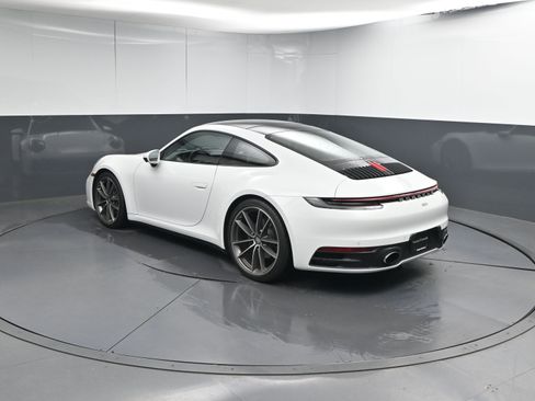 Certified 2024 Porsche 911 Carrera image 3