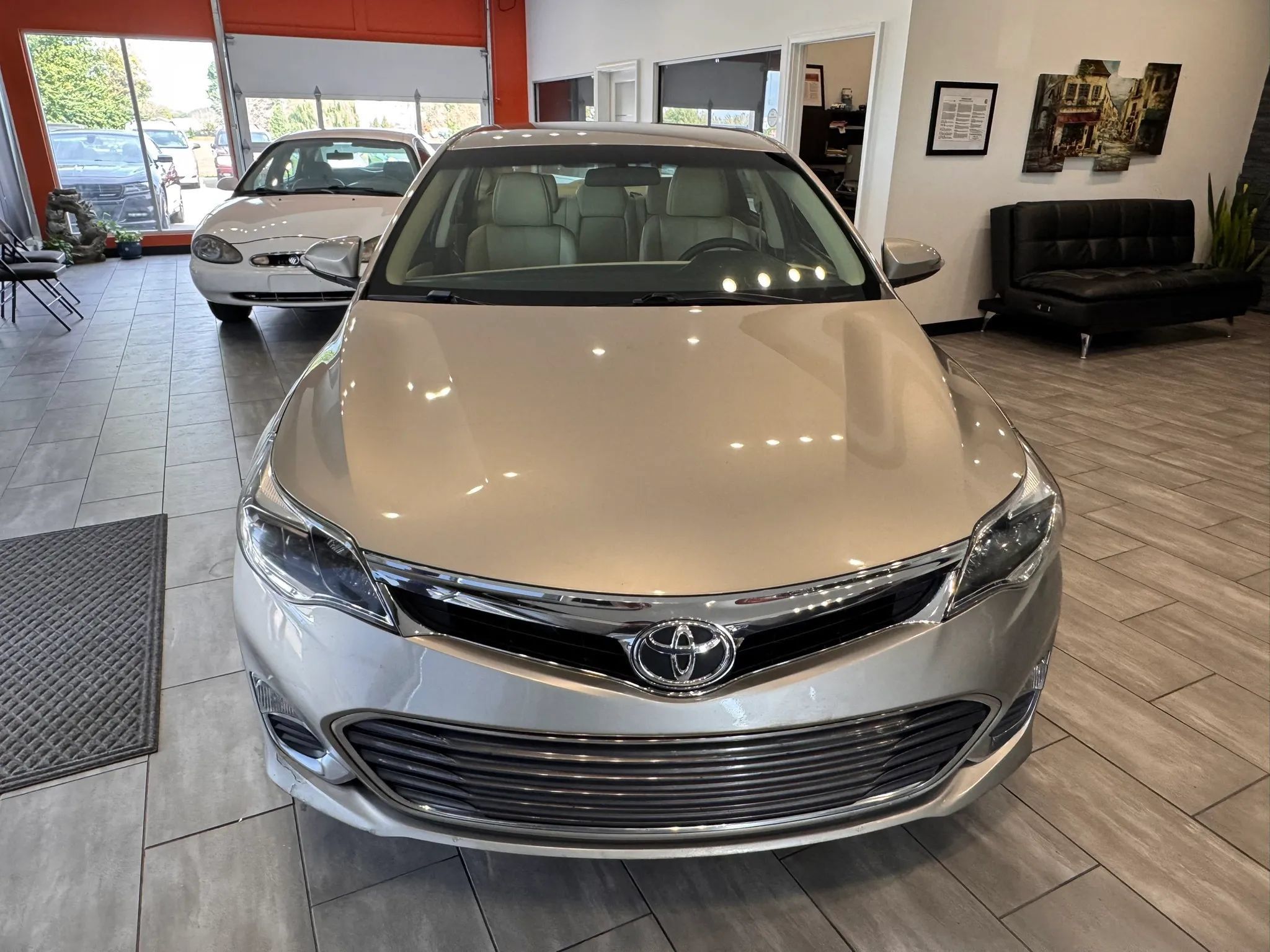 Used 2015 Toyota Avalon XLE FWD image 4