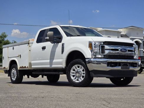 Certified 2019 Ford F250 XL w/ STX Appearance Package AWD/4WD image 2