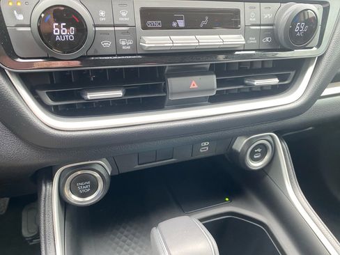 Used 2024 Toyota Grand Highlander XLE image 21