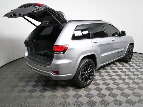 Used 2020 Jeep Grand Cherokee Altitude RWD image 27