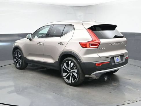 Used 2024 Volvo XC40 B5 Plus w/ Climate Package AWD/4WD image 8