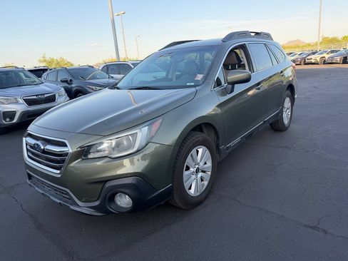 Used 2018 Subaru Outback 2.5i Premium AWD/4WD image 3