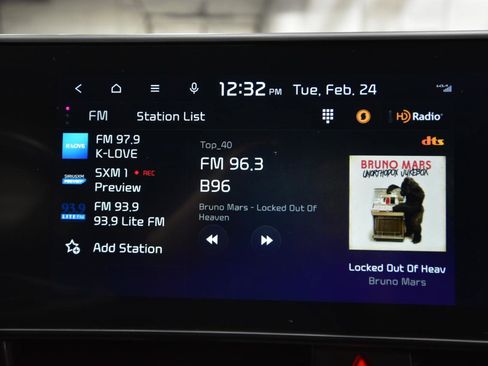 Used 2024 Kia Sportage EX image 21