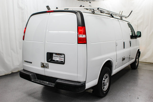 Used 2019 Chevrolet Express 3500 w/ Driver Convenience Package RWD image 7