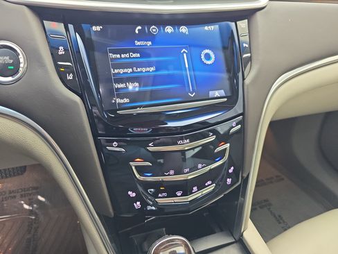 Used 2013 Cadillac XTS Platinum image 19